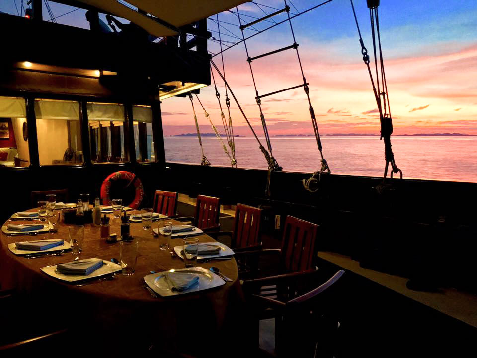 Cruceros para buceadores con Dewi Nusantara