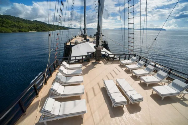 Cruceros para buceadores con Dewi Nusantara