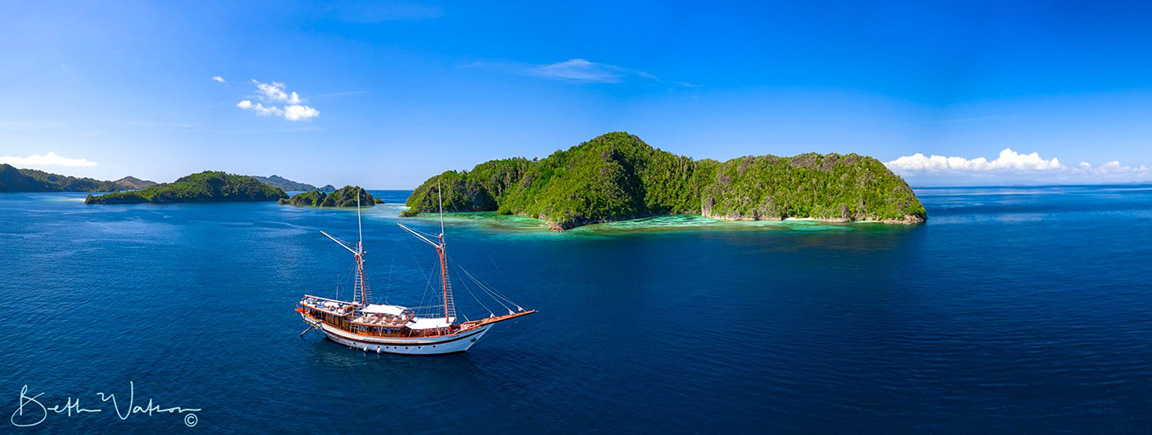 Private charter cruise of Tiare Liveaboard in Raja Ampat