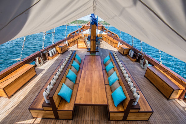 Samambaia charter cruises in Indonesia