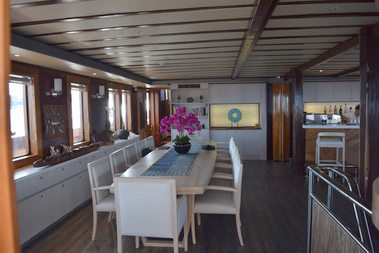 Lamima_Luxury_Exclusive_Sailing_Yacht_Indonesia”