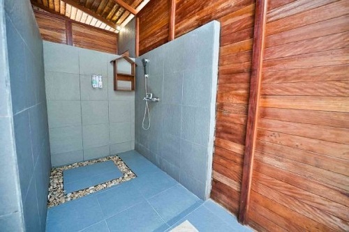 Private bathroom at Cove Eco Resort