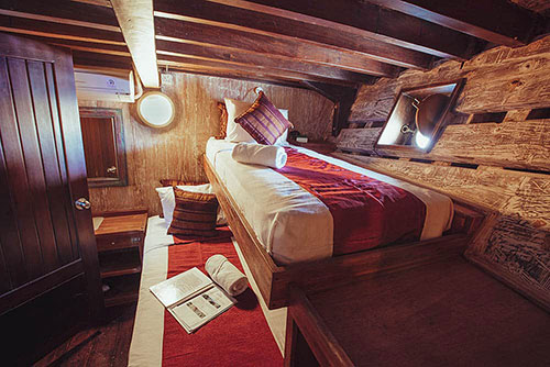 Seven Seas lower deck twin cabin