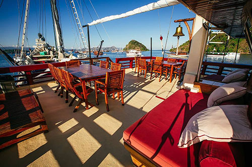 Seven Seas front deck lounge