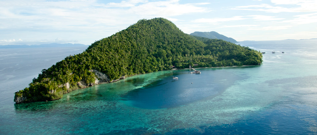 Location of Kri Eco Resort and Sorido Bay Resort in Pulau Kri