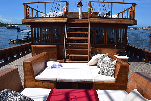 Main deck of Tiare Cruise