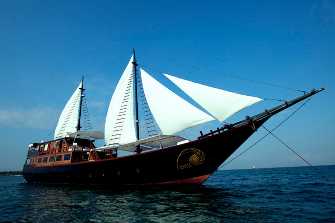 Samata Liveaboard | Cruising Indonesia | The Liveaboard and Dive Specialists