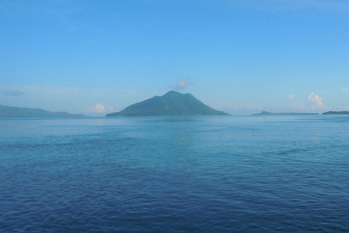 Alor Straits © Alessandro Beletti for Cruising Indonesia - All rights reserved - www.alexbel.it