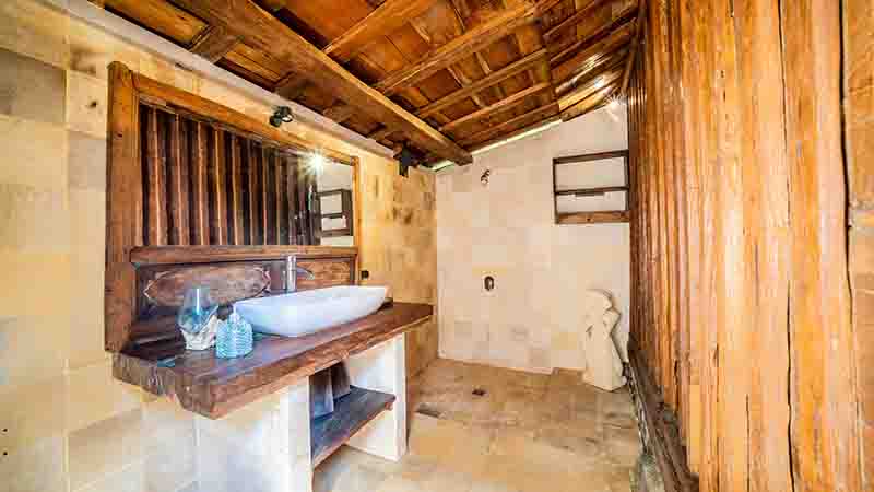 7 Bedroom Villa Spectacular Ocean View Bali - Watch on YouTube “Bathroom
