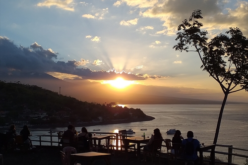 Sunset at Jemeluk viewpoint