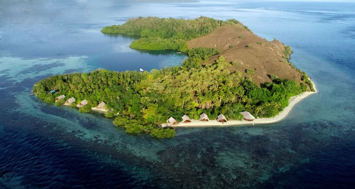 Kusu Island Resort in Halmahera Sea