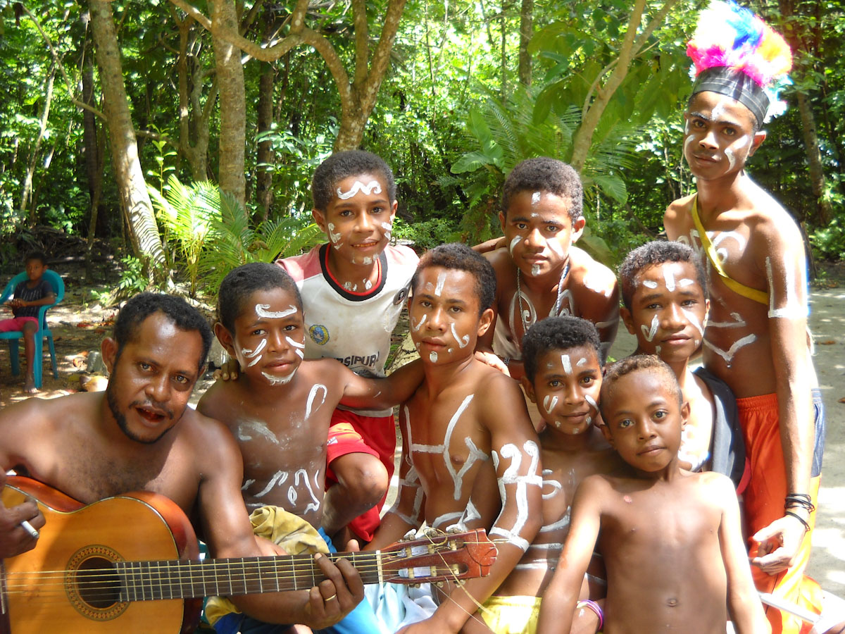 Papuan boys ready to celebrate
