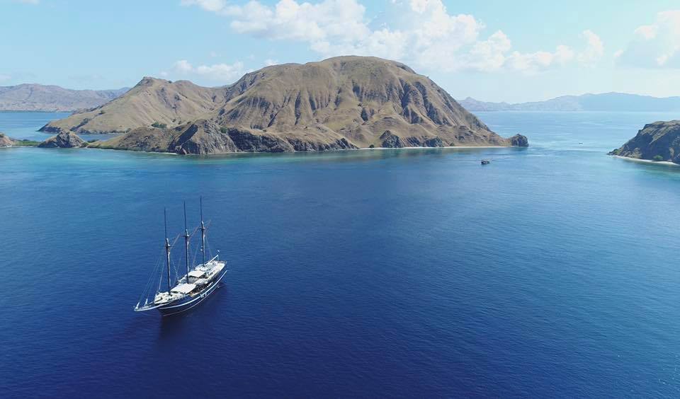 Dive cruises in Indonesia with Dewi Nusantara