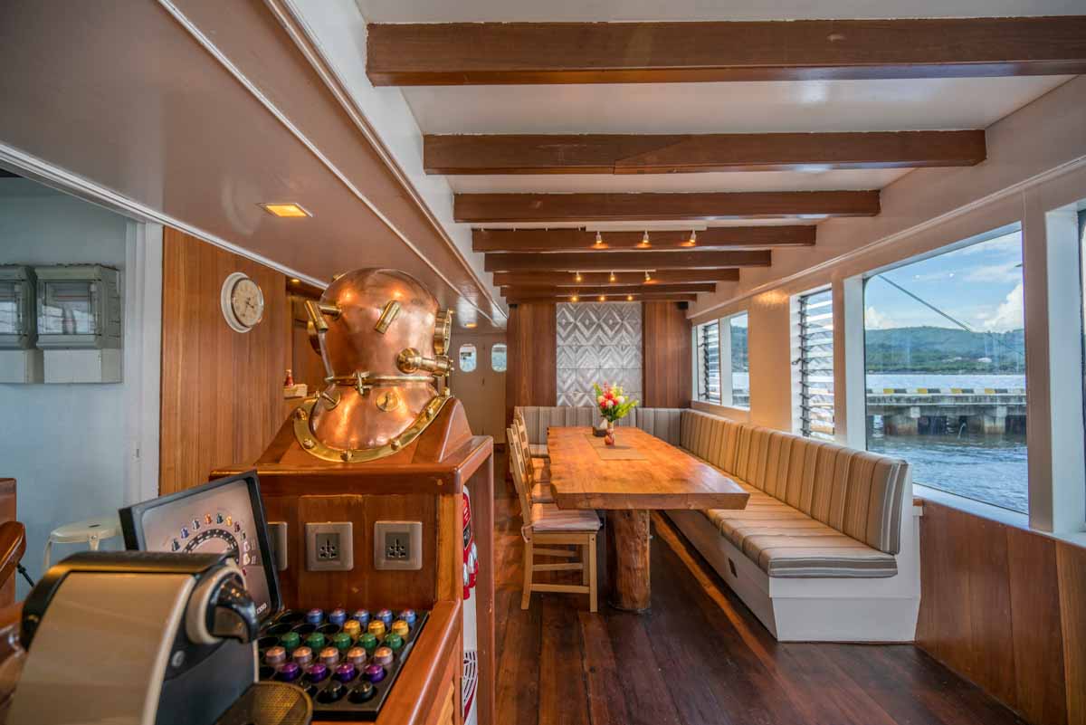 Cruises for divers on Oceanic liveaboard