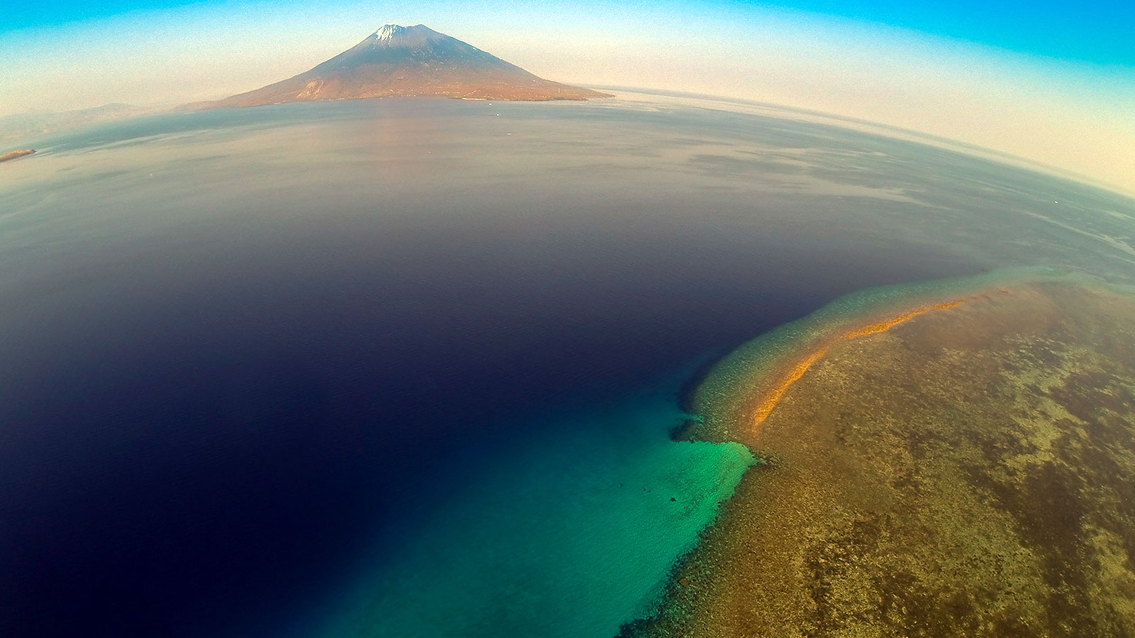 Ilwerung volcan in Ring of Fire dive cruise