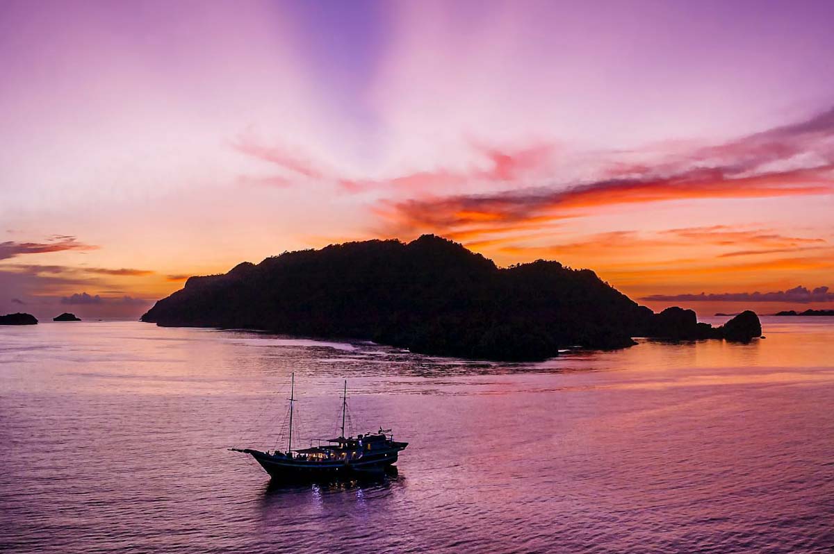 Indonesia dive cruises on MSY Seahorse