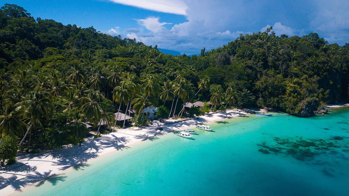 Triton Bay Divers resort location