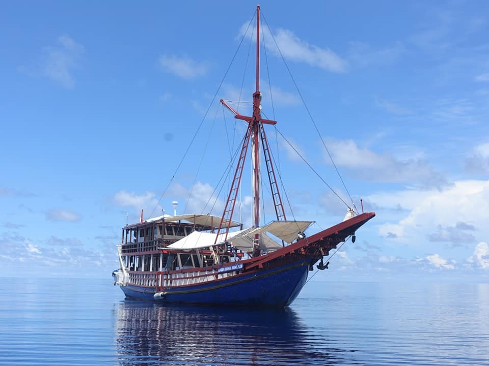 Gaya Baru Indah liveaboard charters for small groups of scuba divers on a budget
